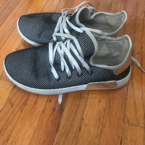 Shose - Picture 5 of 6